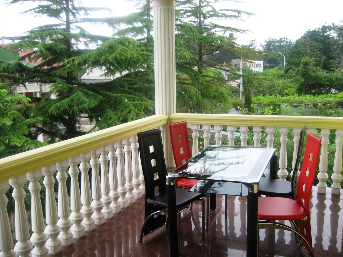 George'S House 호텔 코불레티 외부 사진